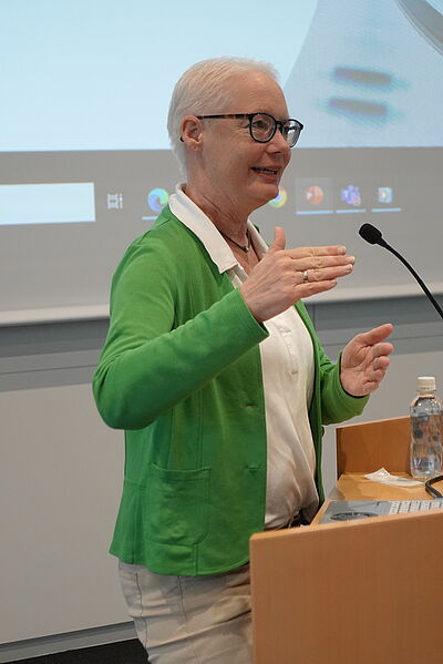 Eva Schumacher-Wulf gave a leture at Daiichi Sankyo in Tokyo Eva Schumacher-Wulf gave a leture at Daiichi Sankyo in Tokyo